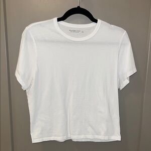 Abercrombie & Fitch - Soft A&F Essentials Body-Skimming Tee - Large